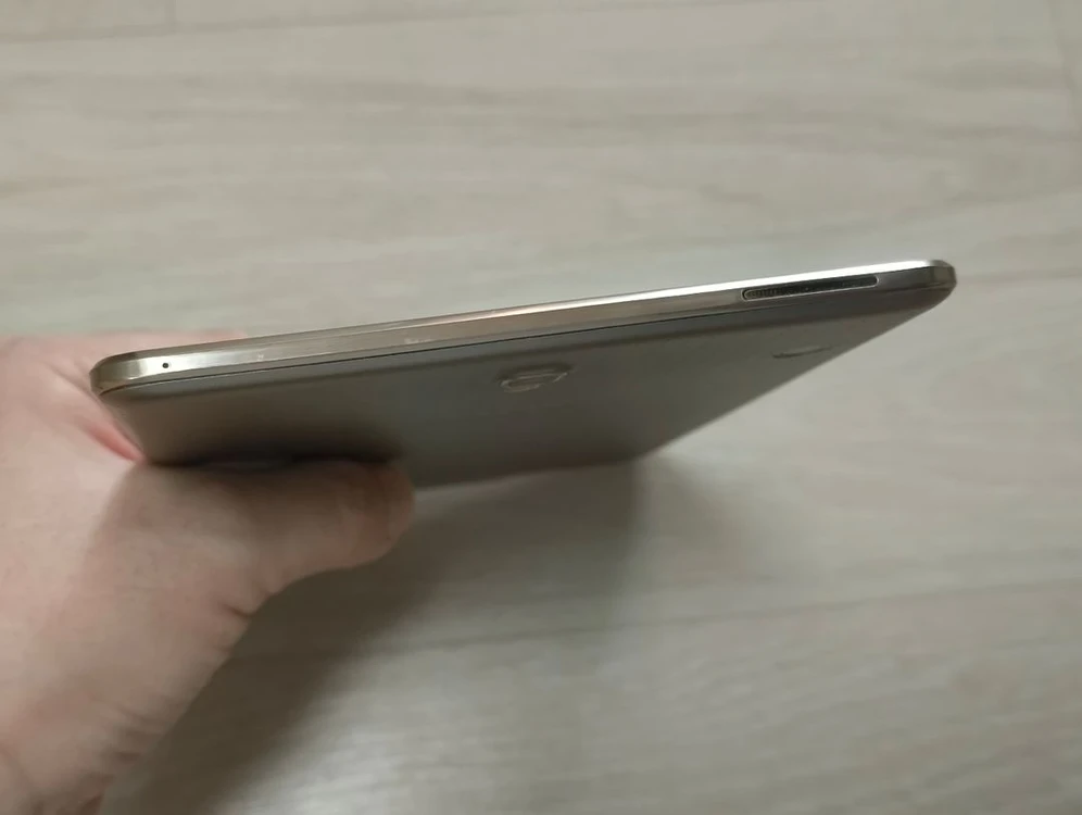 삼성 갤럭시탭S 8.4인치 SM-T700 태블릿 이미지