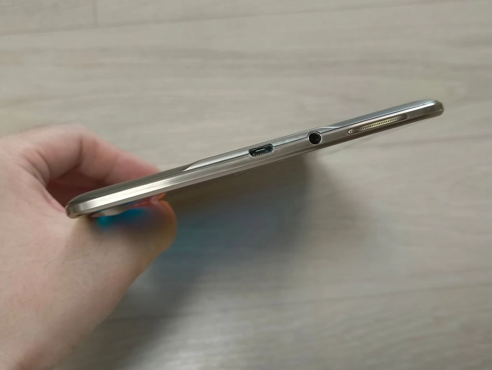 삼성 갤럭시탭S 8.4인치 SM-T700 태블릿 이미지