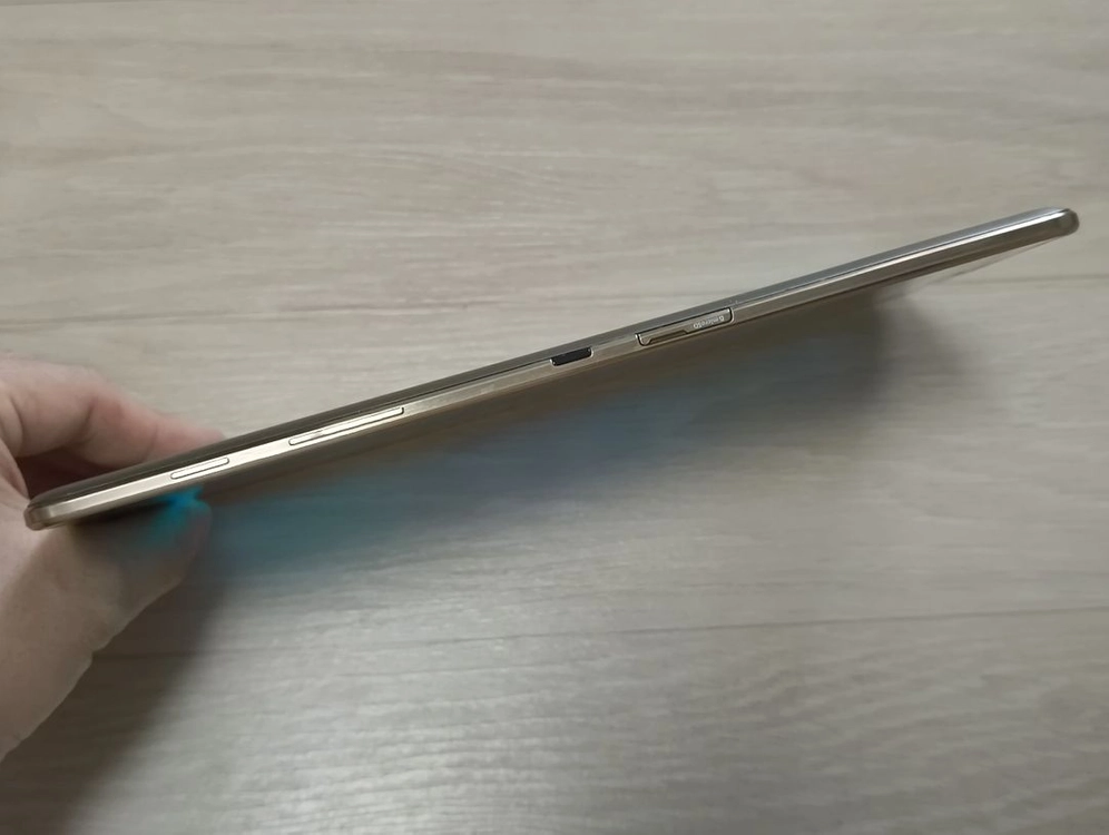 삼성 갤럭시탭S 8.4인치 SM-T700 태블릿 이미지