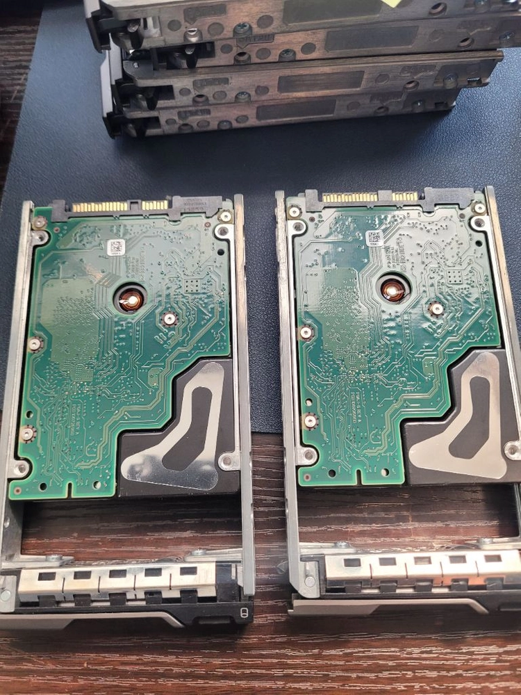 SAS 2.5 HDD 300GB 2개 세트 성능100% 상태 100% 이미지