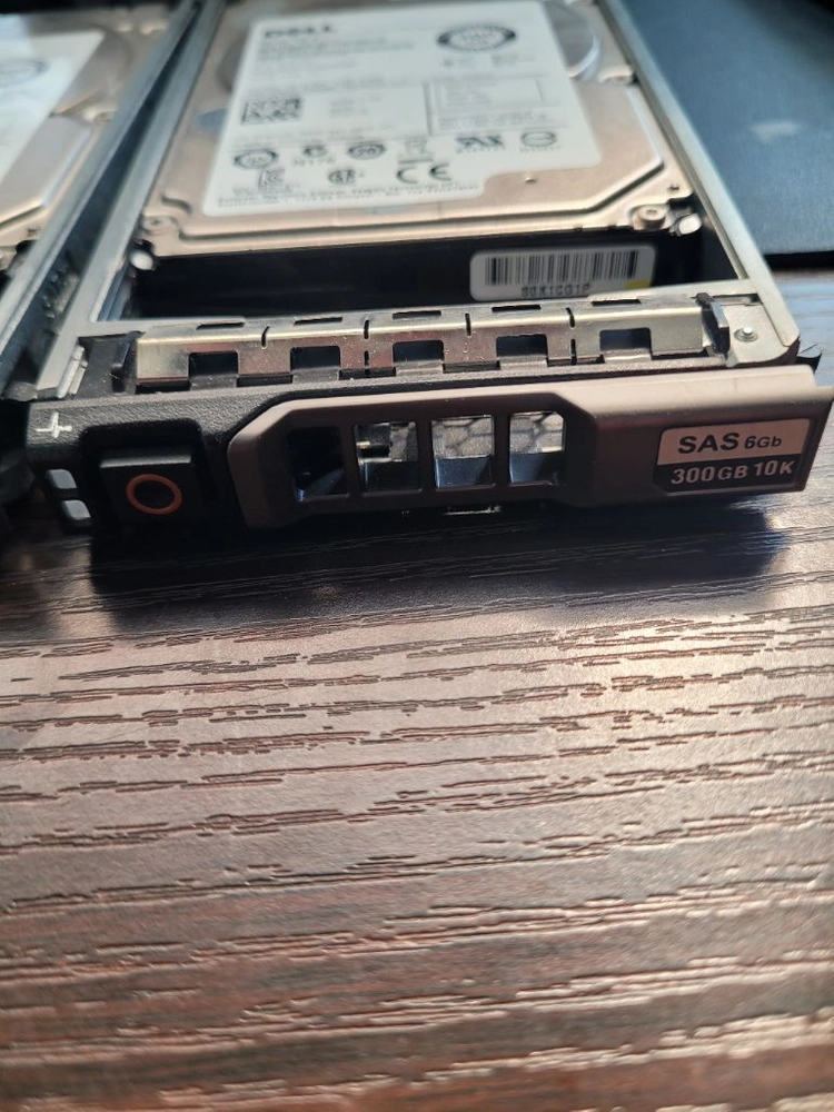 SAS 2.5 HDD 300GB 2개 세트 성능100% 상태 100% 이미지