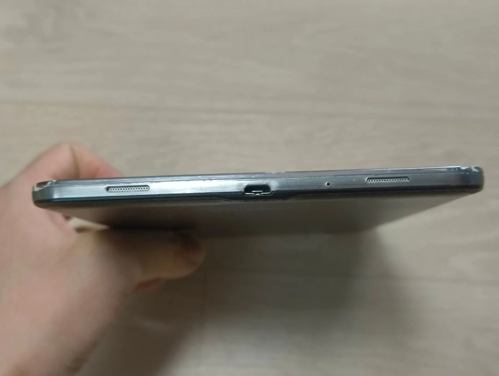 삼성 갤럭시S탭 PRO SM-T325 태블릿 이미지