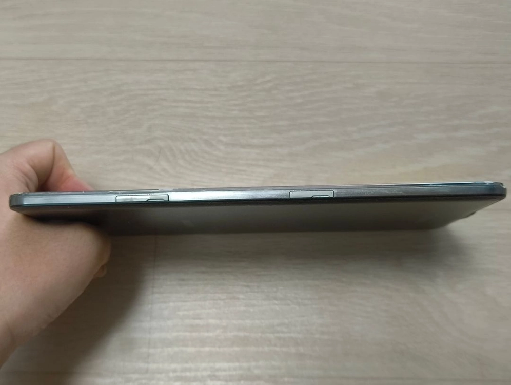 삼성 갤럭시S탭 PRO SM-T325 태블릿 이미지
