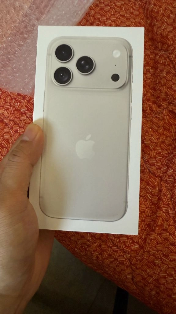 Apple 아이폰 18 Pro 자급제 실버 256GB 미개봉 이미지