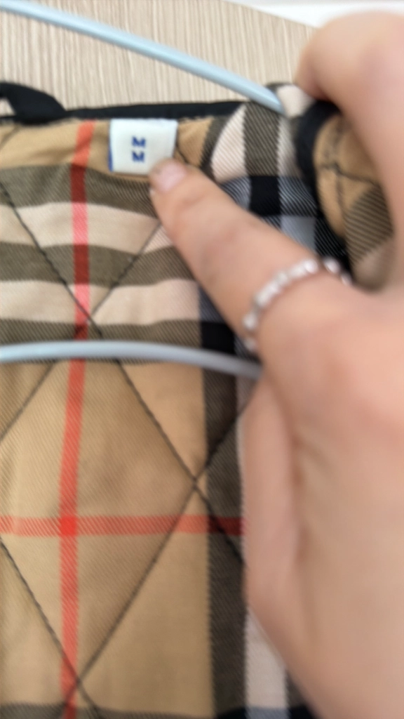 버버리 퀄팅 경량패딩 이미지