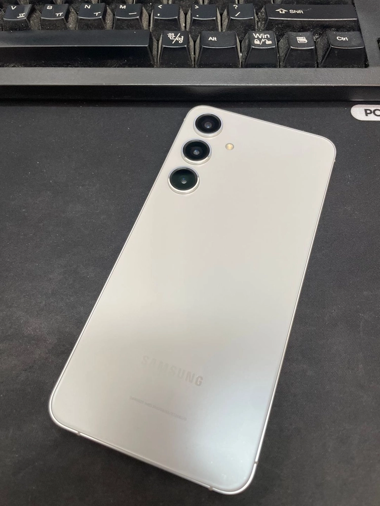 갤럭시S24플러스 그레이 256GB 무잔상 상태좋은 중고47만6천팝니다 이미지