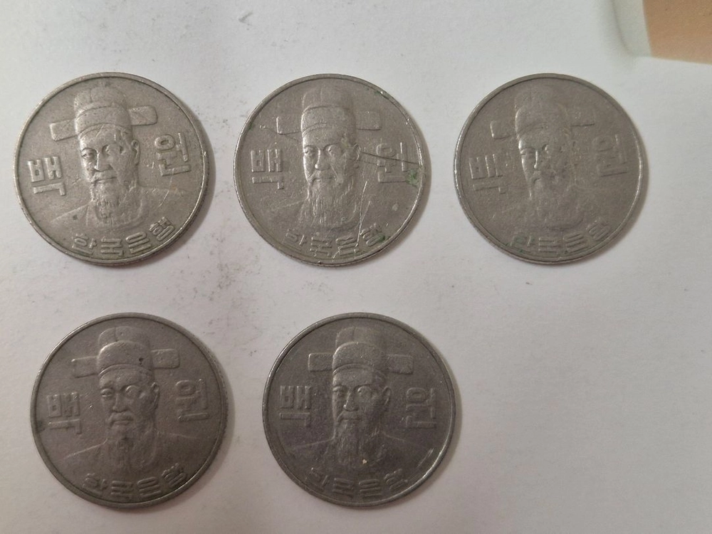 1982년 100원 동전 5개 이미지