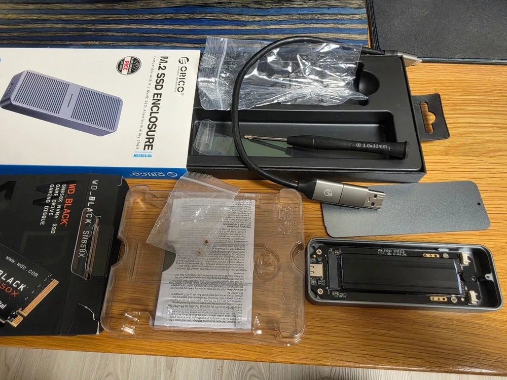 WD BLACK SN850X 2TB NVMe SSD + 오리코 20Gbps 외장케이스 이미지