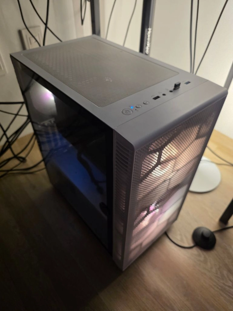 4070 게이밍 컴퓨터 팝니다 이미지