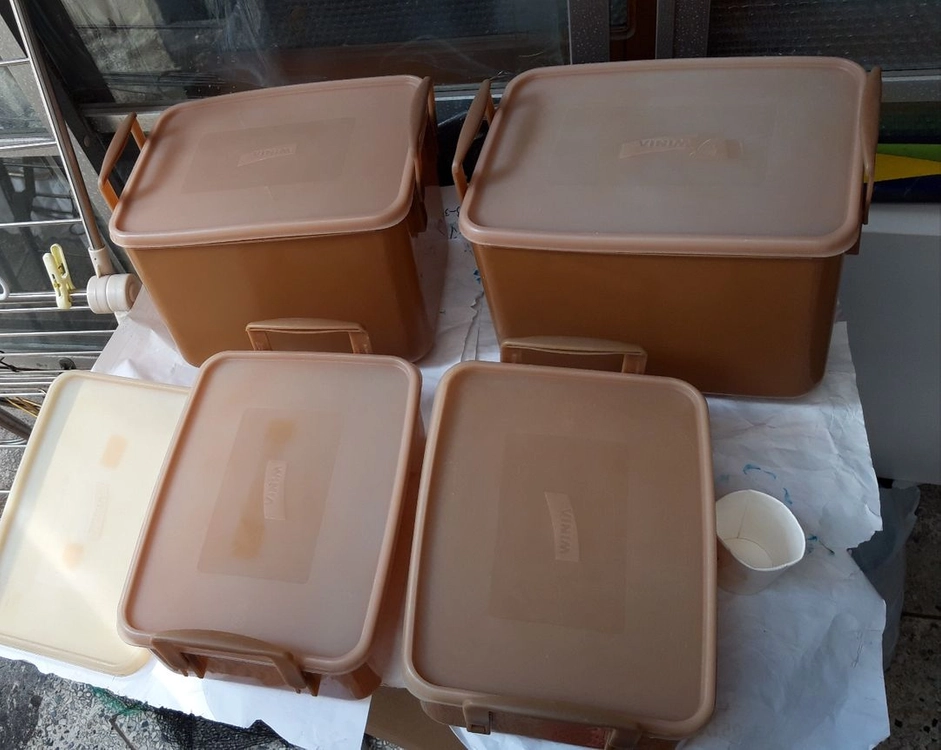 김치통6통(위니야 담채 김치냉장고 살때주던 통) 2개합 3,000원 이미지