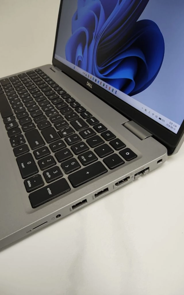 Dell Latitude 5520 델 래티튜드 5520 i5-11세대 이미지