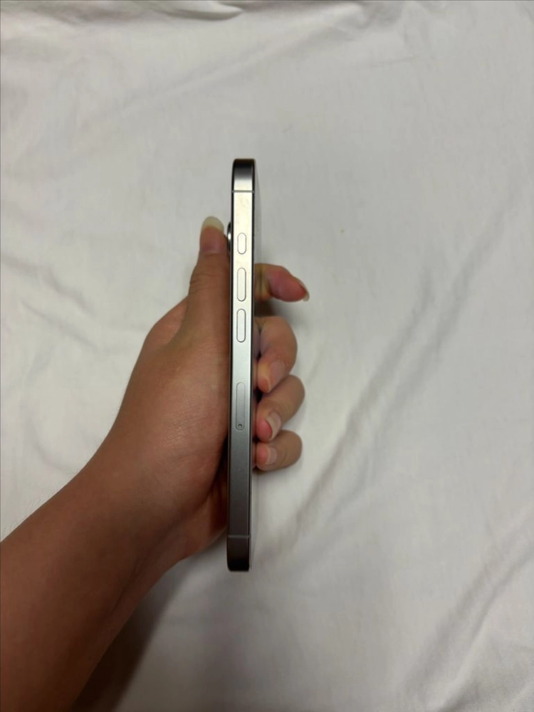 새상품급 아이폰 16pro256GB 화이트 티타늄 (배터리89%) 이미지