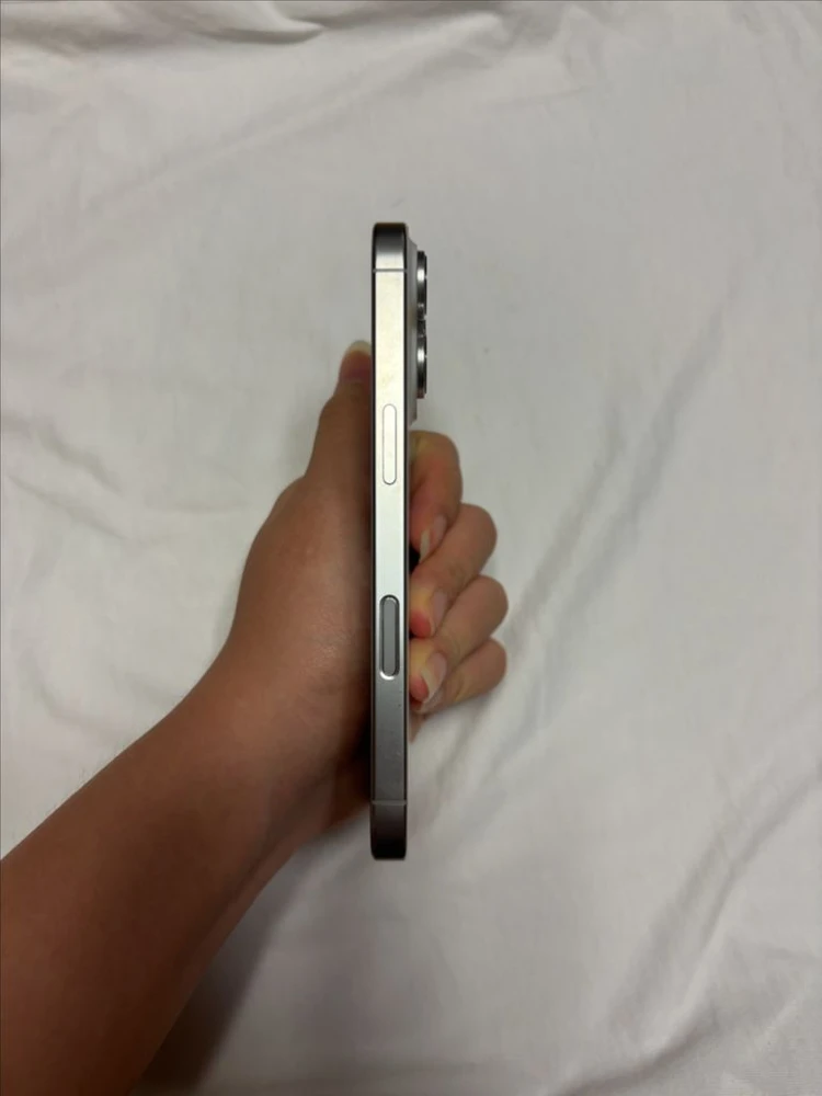 새상품급 아이폰 16pro256GB 화이트 티타늄 (배터리89%) 이미지