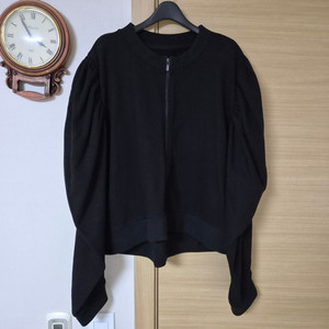 래비티(rabbitti) 코튼 린넨 볼륨 셔링 집업 자켓 이미지