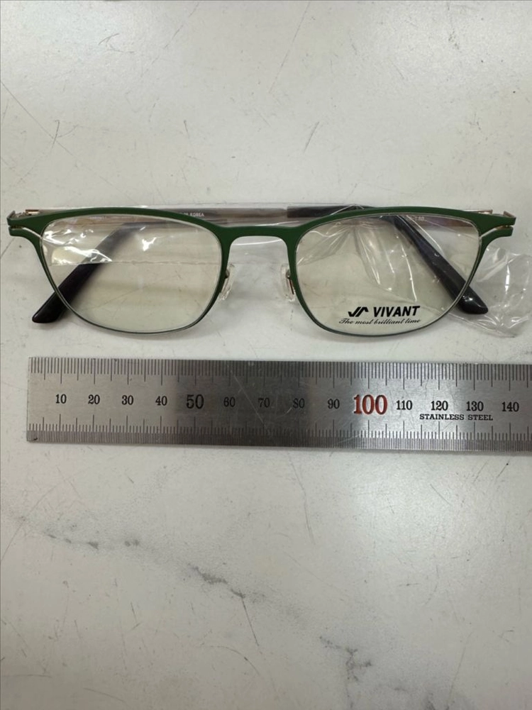 디자인 좋고 럭셔리한 국산 자존심 연예인 브랜드 미사용 비방트 까레 C3 메탈 안경 풀세트 판매 합니다 이미지