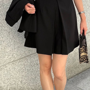 (새상품) 오드라인 블랙 플리츠 미니 스커트 팬츠 이미지
