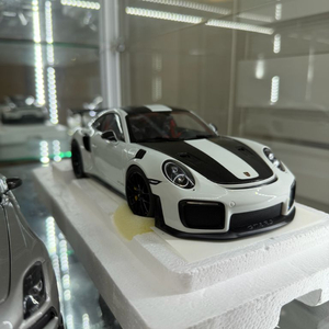 1:18 오토아트 포르쉐 911 991 gt2rs 화이트 다이캐스트 팝니다 이미지