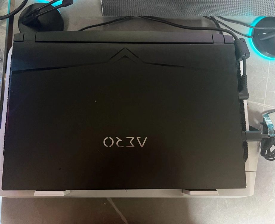 AERO 15 OLED 4K YA ( i9-9980HK / RTX2080 ) 게이밍 노트북 이미지