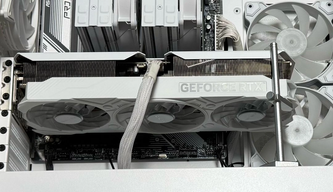 갤럭시 RTX 4070 Ti SUPER EX GAMER 화이트 16GB - 안심되는 중고거래