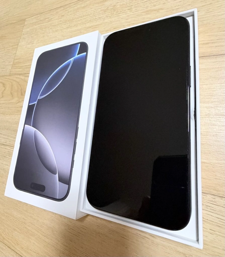 아이폰 16프로맥스 블랙티타늄 256GB 이미지