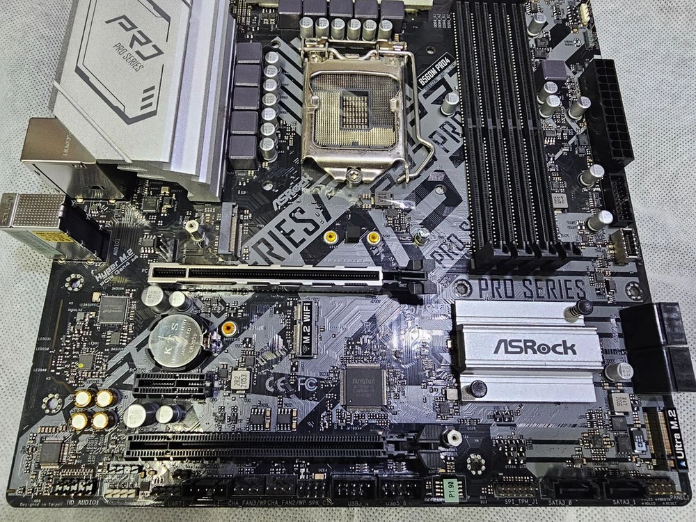 Asrock B560M PRO4 메인보드 판매합니다. 이미지