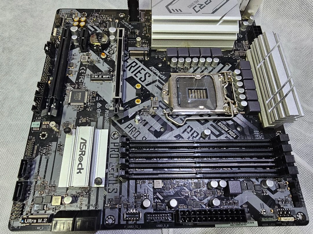 Asrock B560M PRO4 메인보드 판매합니다. 이미지
