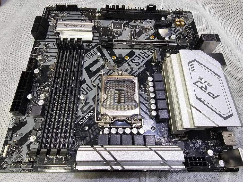 Asrock B560M PRO4 메인보드 판매합니다. 이미지