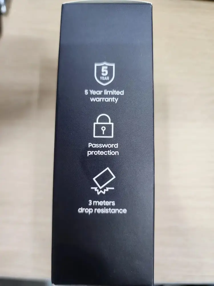 SAMSUNG PORTABLE SSD T9 4TB 이미지