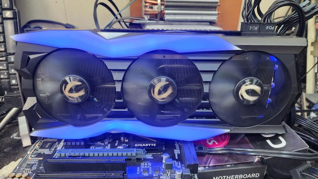 조택 RTX 2080TI AMP EXTREME CORE 11G 판매합니다 - 안심되는 중고거래
