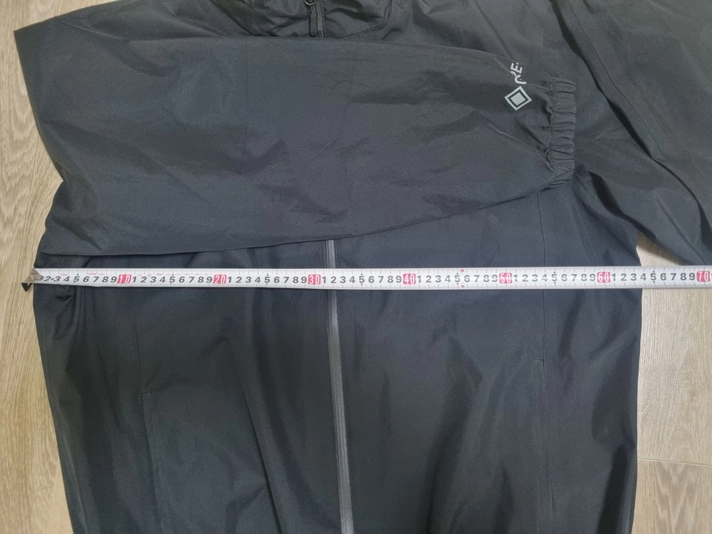 볼컴 고어텍스 자켓-블랙 엑스라지(xl) 팝니다. VOLCOM의 GORE-TEX 쉘 스노우보드 보드복 이미지