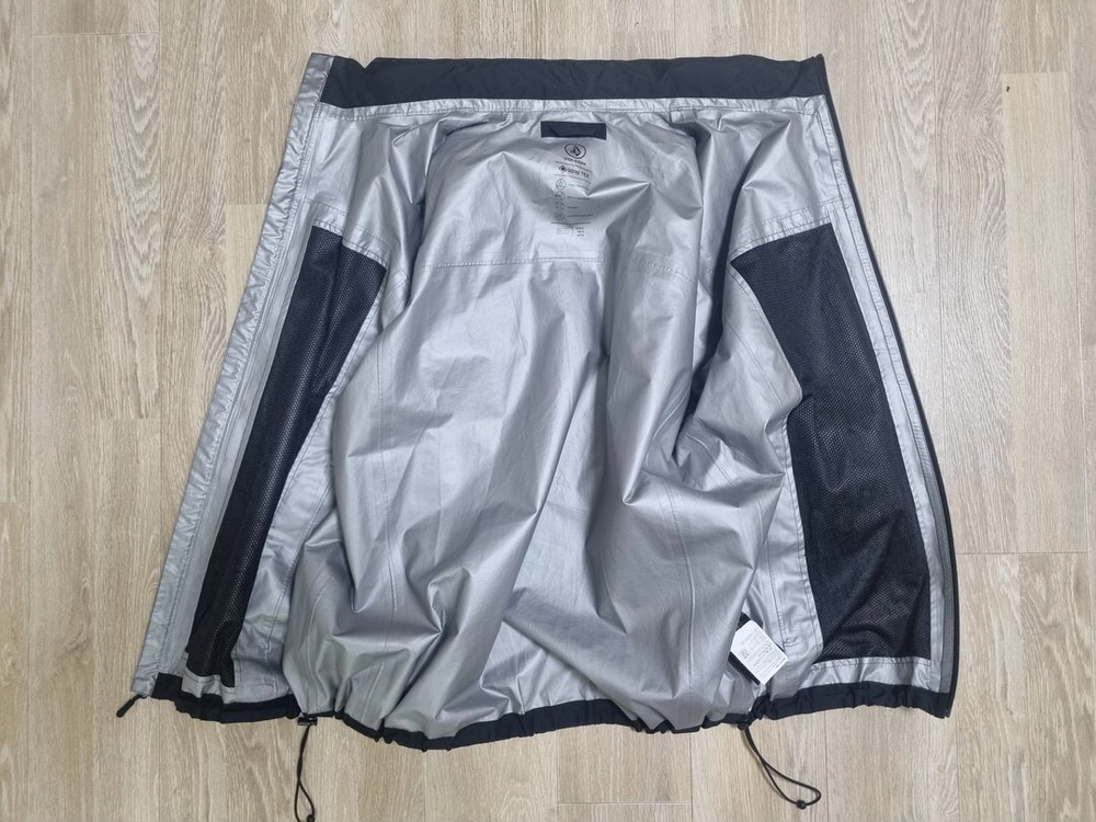 볼컴 고어텍스 자켓-블랙 엑스라지(xl) 팝니다. VOLCOM의 GORE-TEX 쉘 스노우보드 보드복 이미지