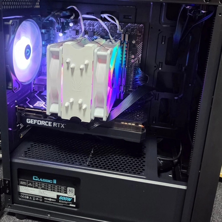 라이젠 5600XT 16GB RTX3060 클래식600W - 안심되는 중고거래