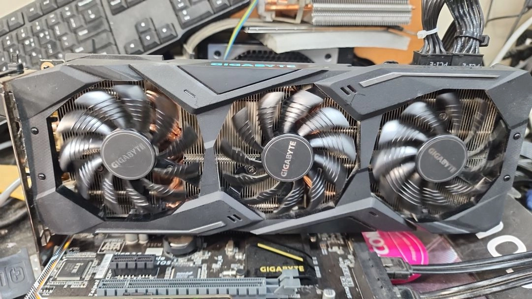 기가바이트 RTX 2080TI 11G 판매합니다 - 안심되는 중고거래