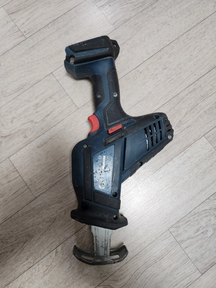 보쉬 충전컷소 GSA 18V-LI C 이미지