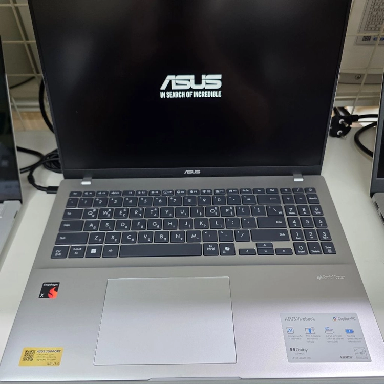 ASUS 비보북 16 스냅드래곤 16GB 512GB 노트북 미사용 이미지