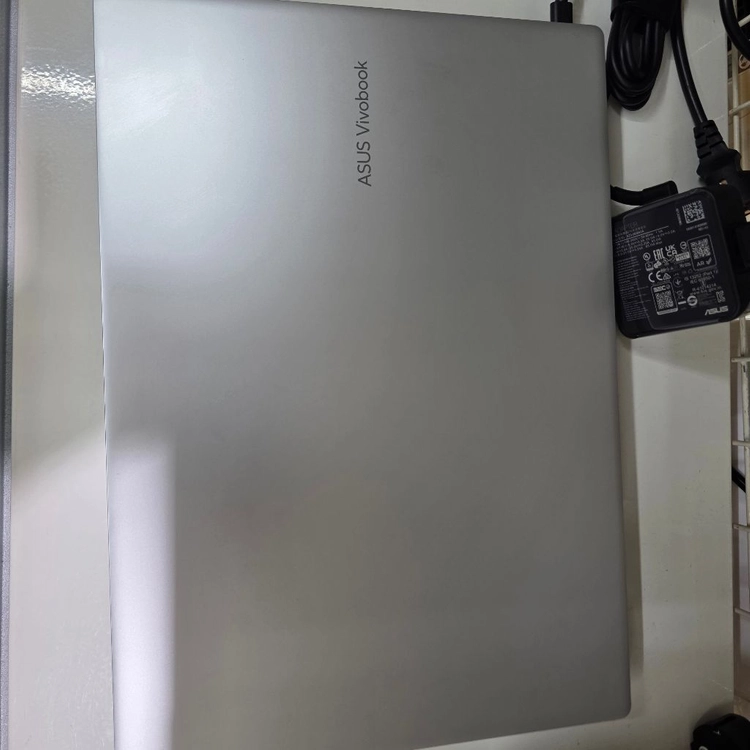 ASUS 비보북 16 스냅드래곤 16GB 512GB 노트북 미사용 이미지