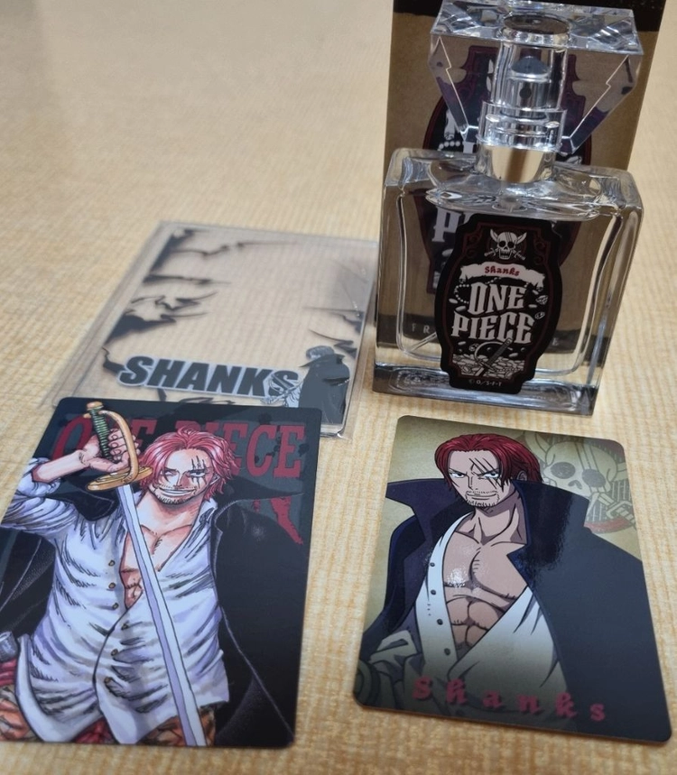 원피스 샹크스 굿즈 세트. 샹크스 디오라마, 샹크스 향수, 샹크스 아크릴, 샹크스 블럭, 샹크스 카드 등 일괄 이미지