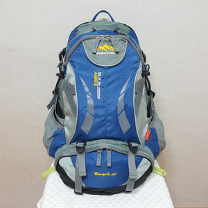 1착)다운타운 CAMPA35 기능성 등산배낭 35L(레인커버세트) 이미지
