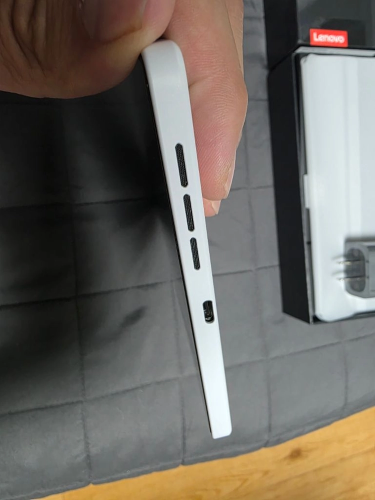 레노버 y700 4세대 16 512 싸게 팝니다 화이트 이미지