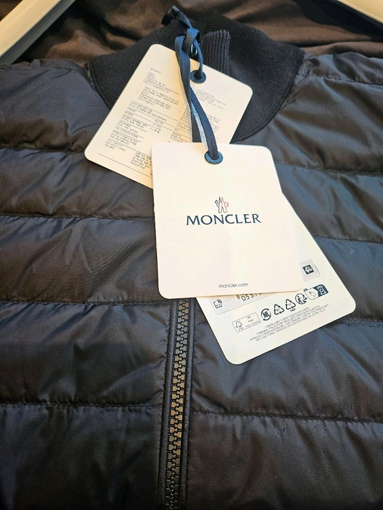 몽클레어니트패딩 새거임 25년구입 이미지