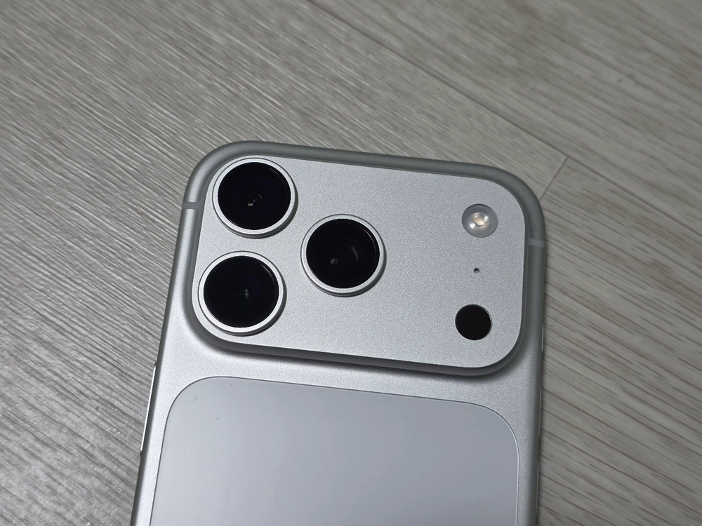 아이폰17 프로 256GB 실버 자급제 이미지