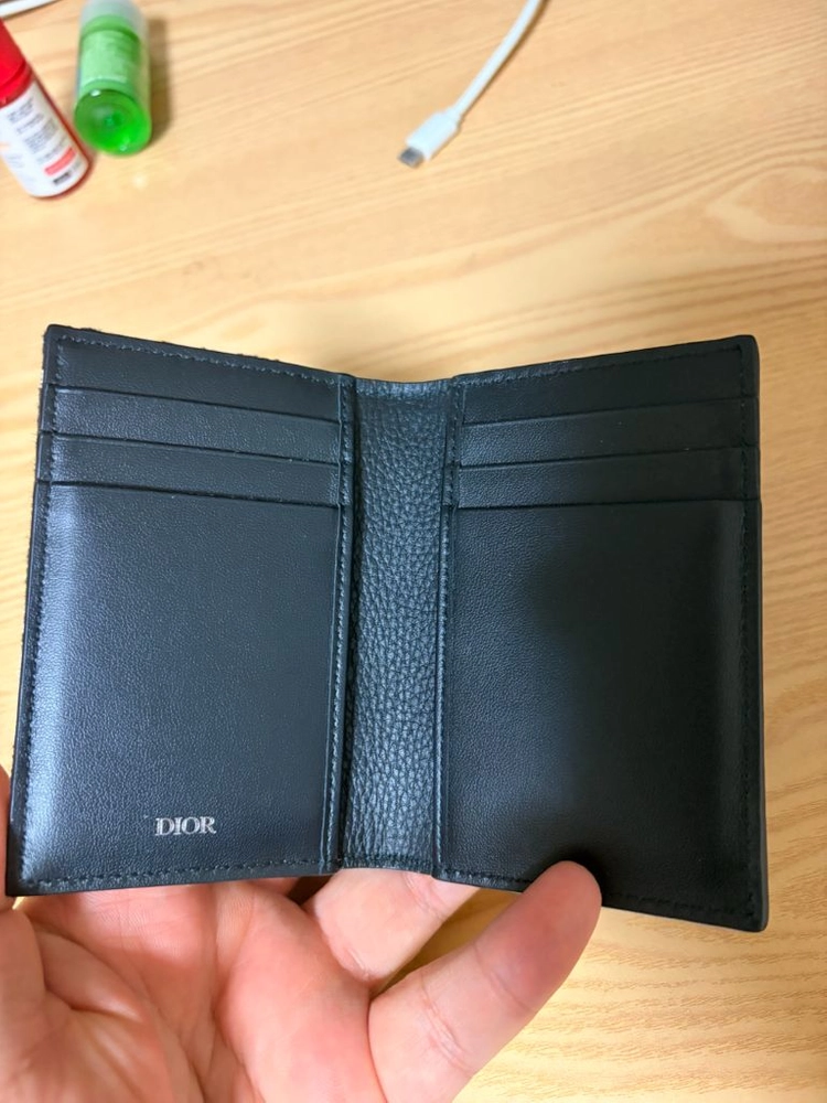 디올 새들 오거나이저 카드 지갑 이미지