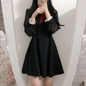 배색 리본 원피스 이미지