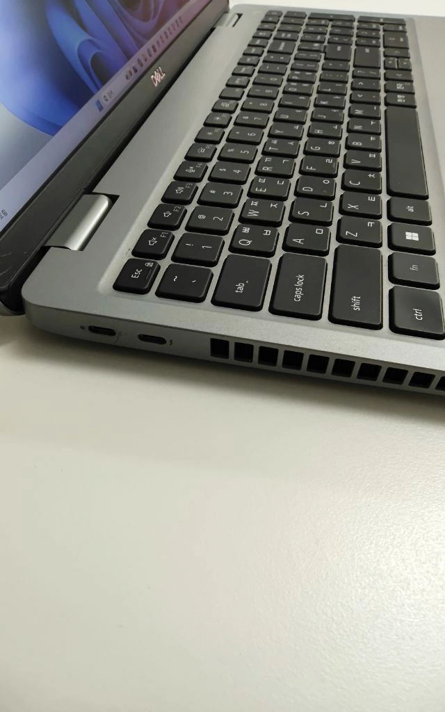 Dell Latitude 5520 델 래티튜드 5520 i5-11세대 이미지