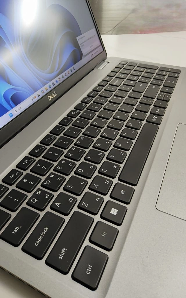 Dell Latitude 5520 델 래티튜드 5520 i5-11세대 이미지
