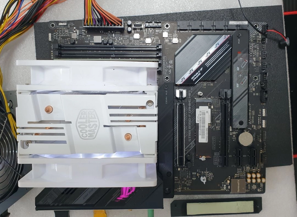 i9-10900K ASUS STRIX B560-F GAMING WIFI 쿨러마스터 이미지
