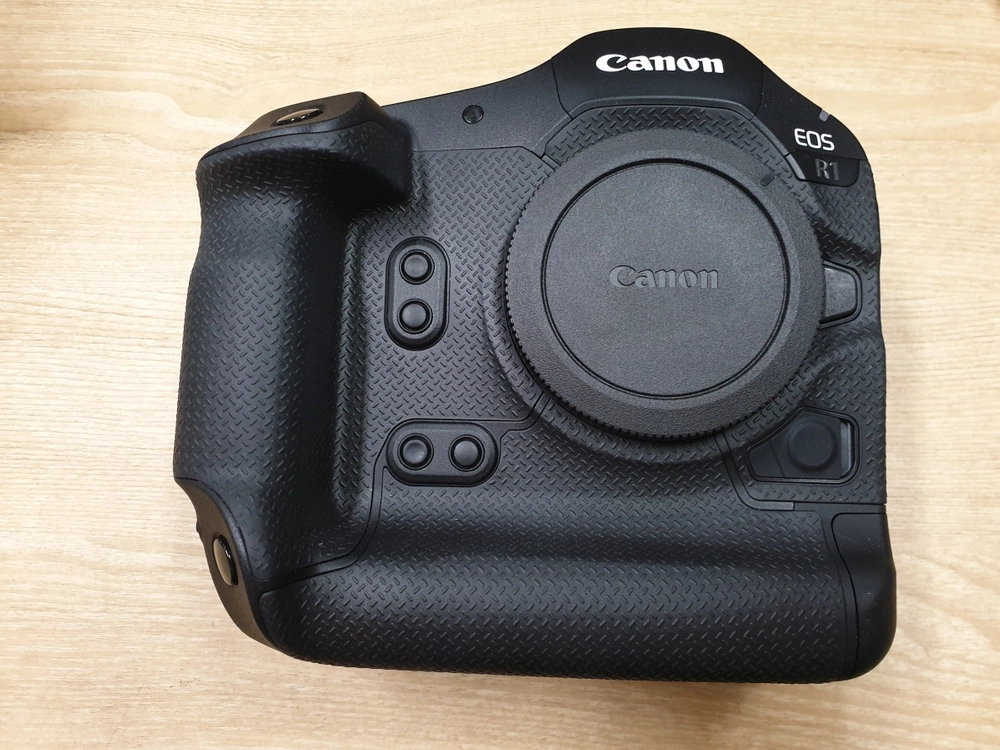 EOS R1 박스셋 이미지