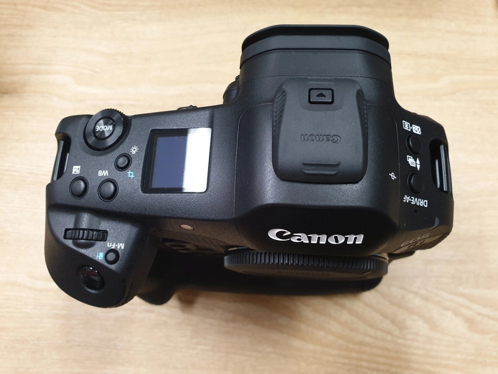 EOS R1 박스셋 이미지
