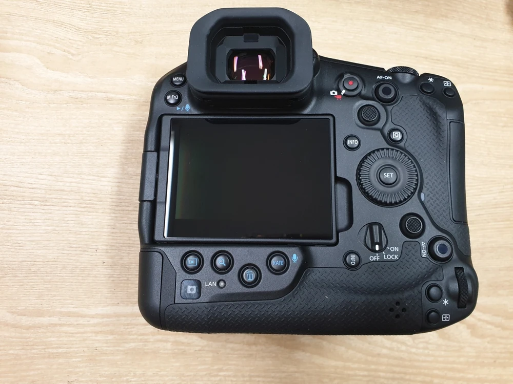 EOS R1 박스셋 이미지