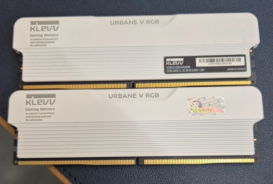 KLEVV URBANE DDR5 6400 CL32 24GB X 2매 총 48GB - 안심되는 중고거래